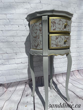Load image into Gallery viewer, Italianate Accent Table