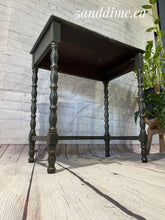 Load image into Gallery viewer, Nesting Tables (2)