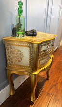 Load image into Gallery viewer, Vintage Italian Gilt-painted Table