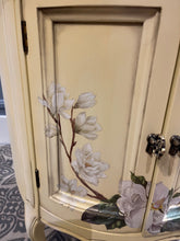 Load image into Gallery viewer, Magnolias Drum Table