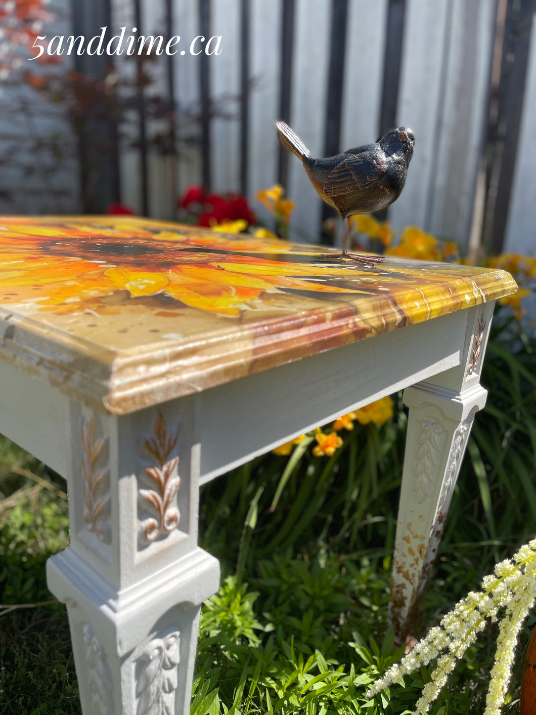 Sunny Daze Accent Table