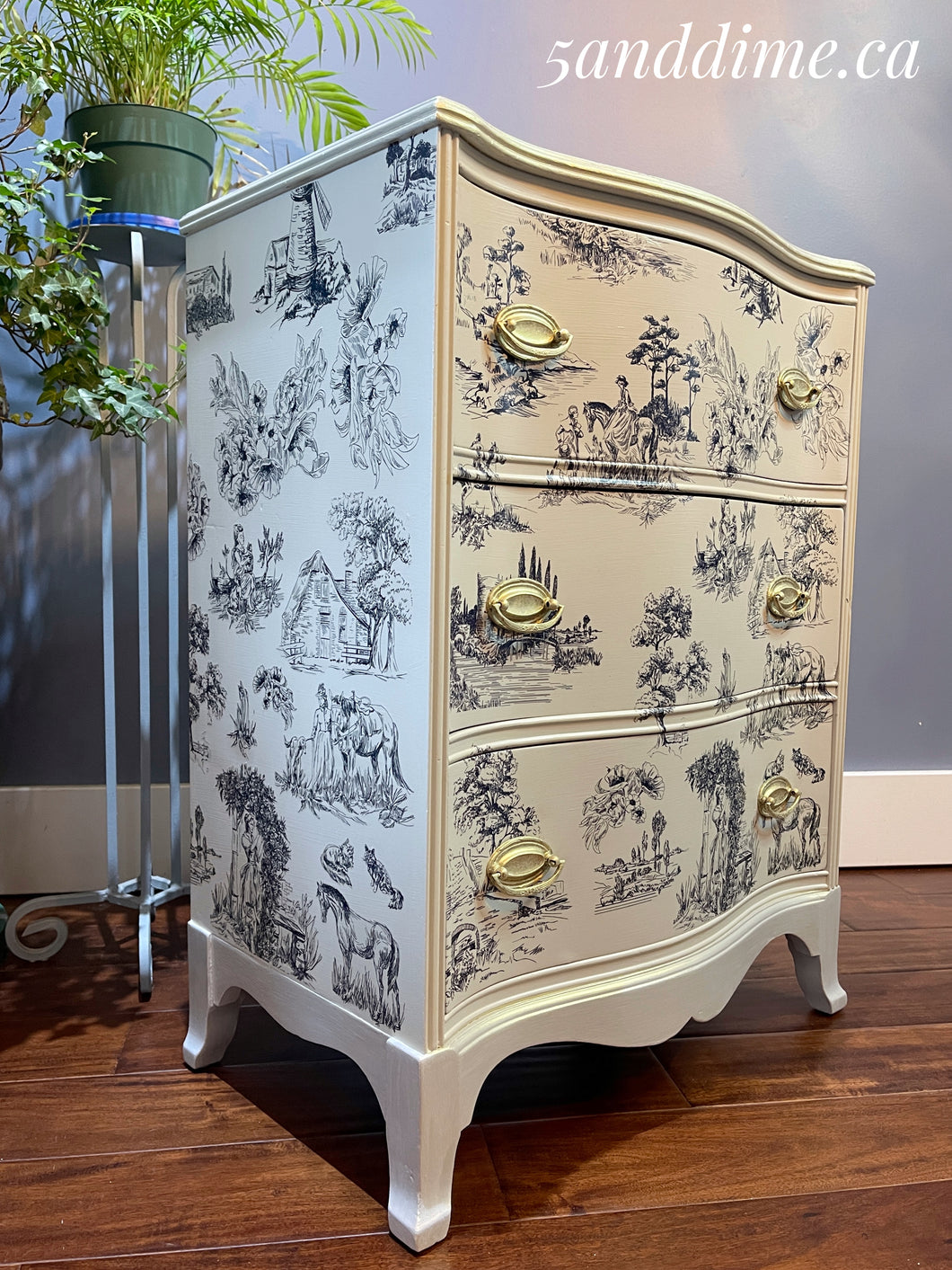 Cottage Toile Serpentine Front Chest of Drawers