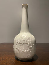 Load image into Gallery viewer, vintage Ak Kaiser white vase 
